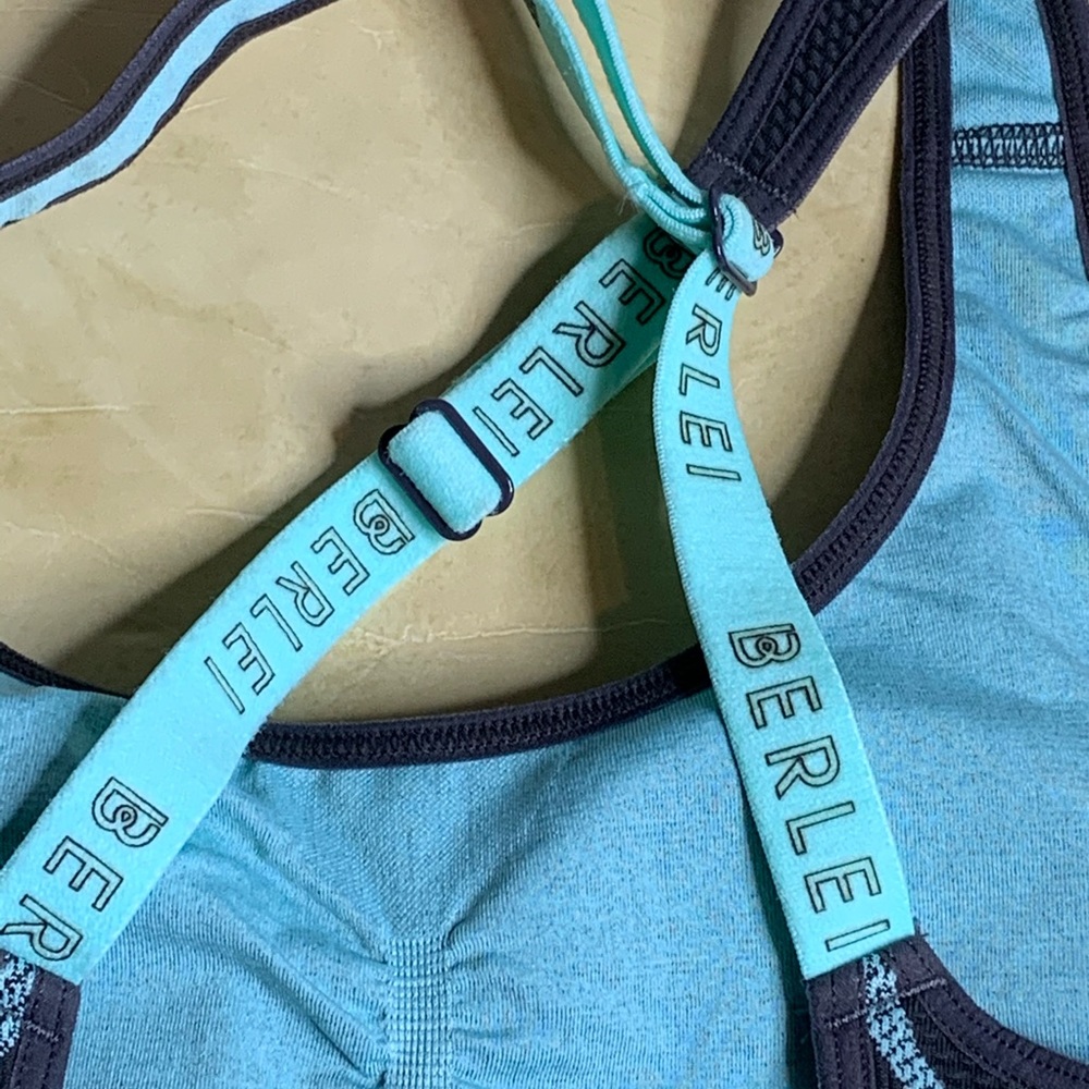 Berlei Sports Bra - Picture 9 of 14